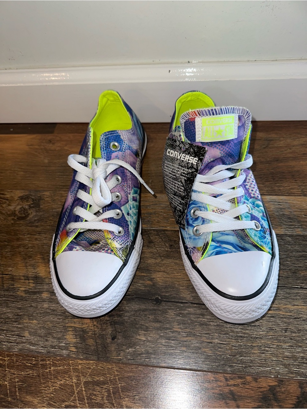 Converse Chuck Taylor All Star Ox “Digital Floral” – Women’s Size 7.5 NWT